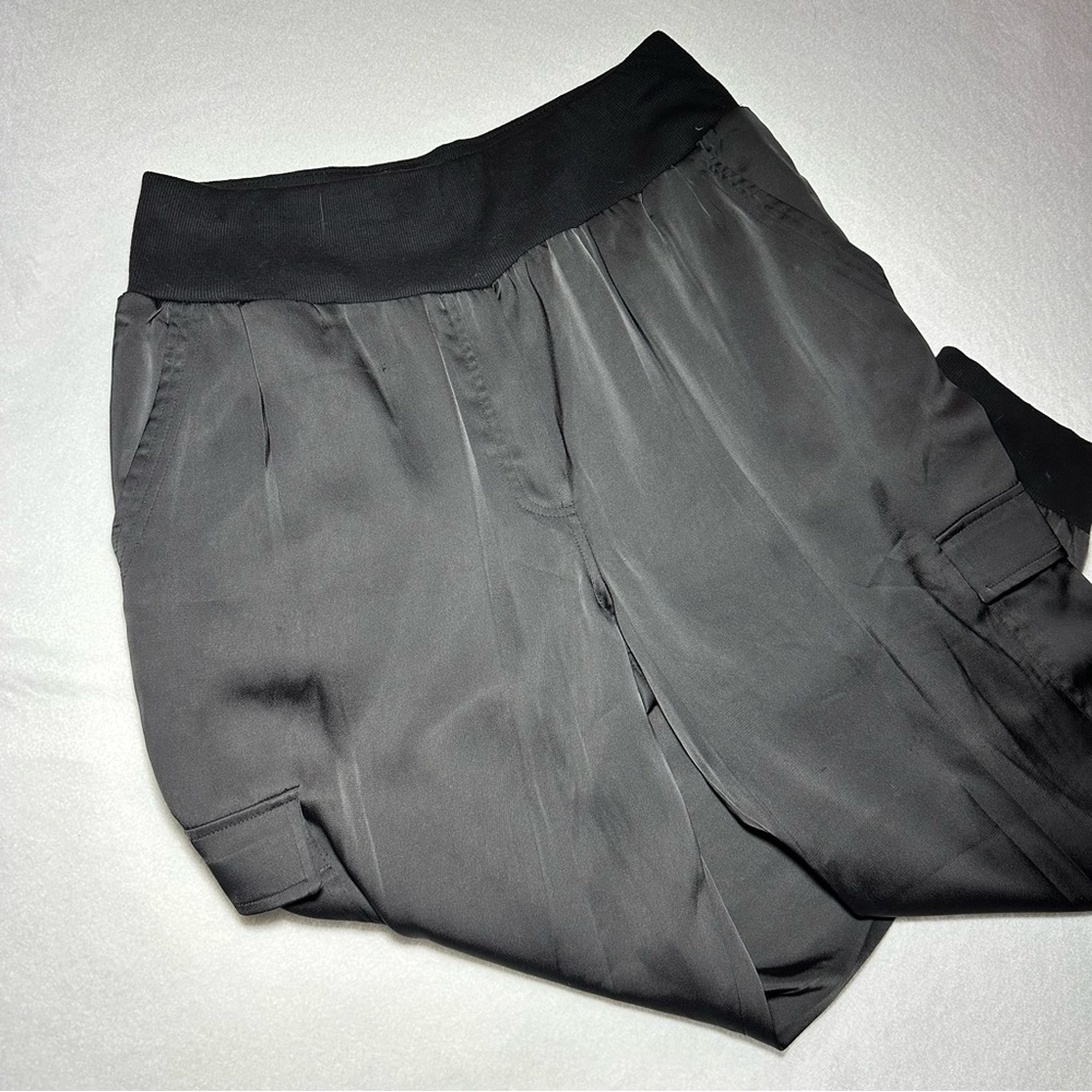 Vince Camuto Satin Jogger Size Medium